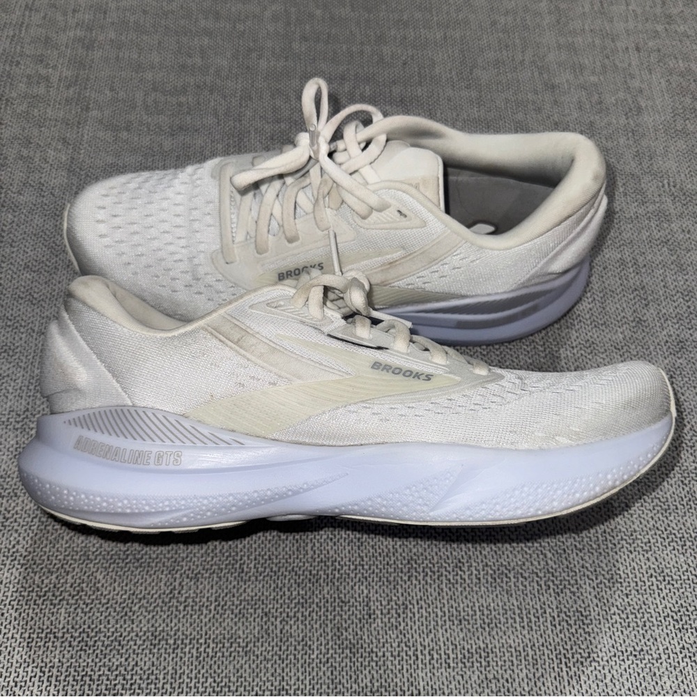 Brooks Adrenaline GTS 24 Womens Size 9.5 White Athletic Running Shoes Sneakers